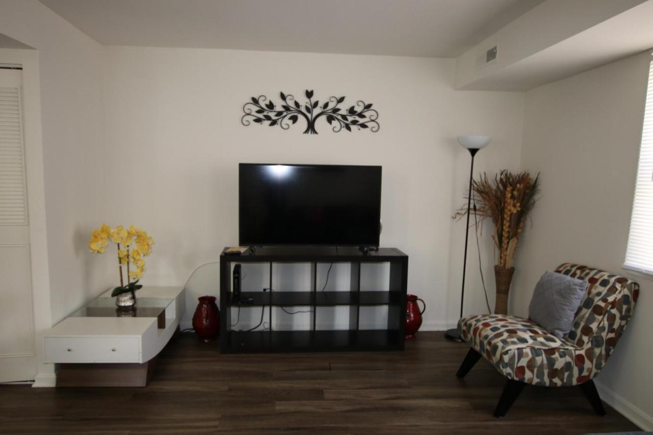 Luxury Villa And Apartments Феърфакс Екстериор снимка