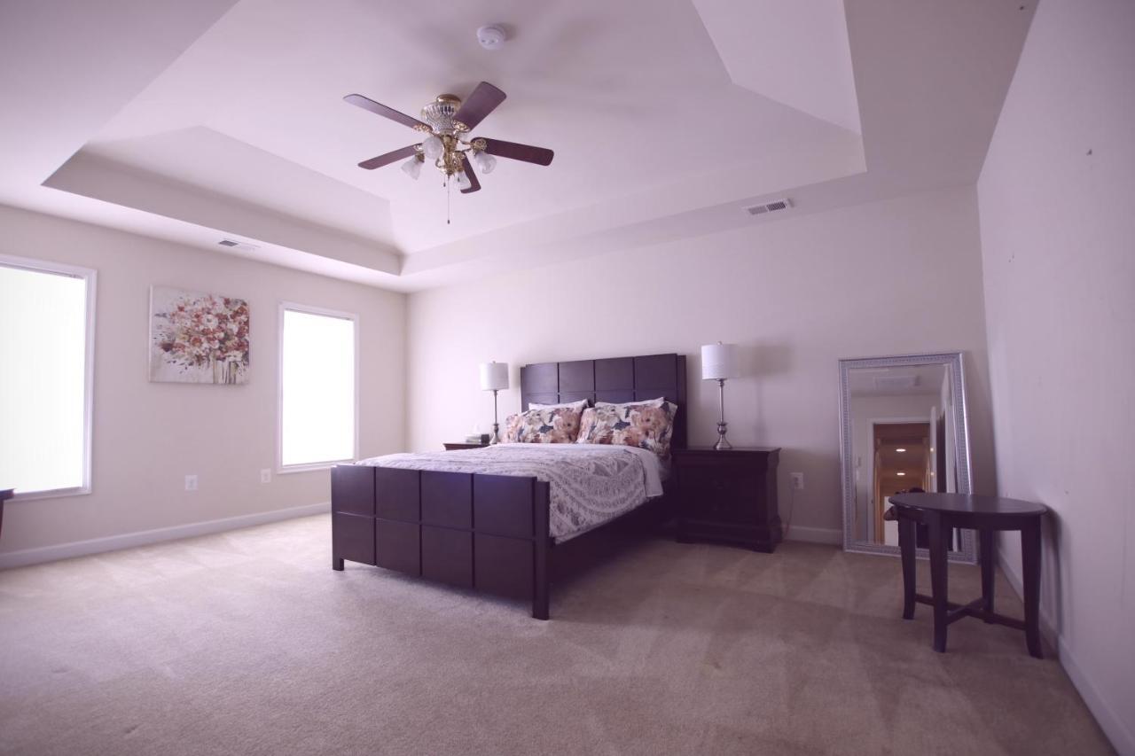 Luxury Villa And Apartments Феърфакс Екстериор снимка