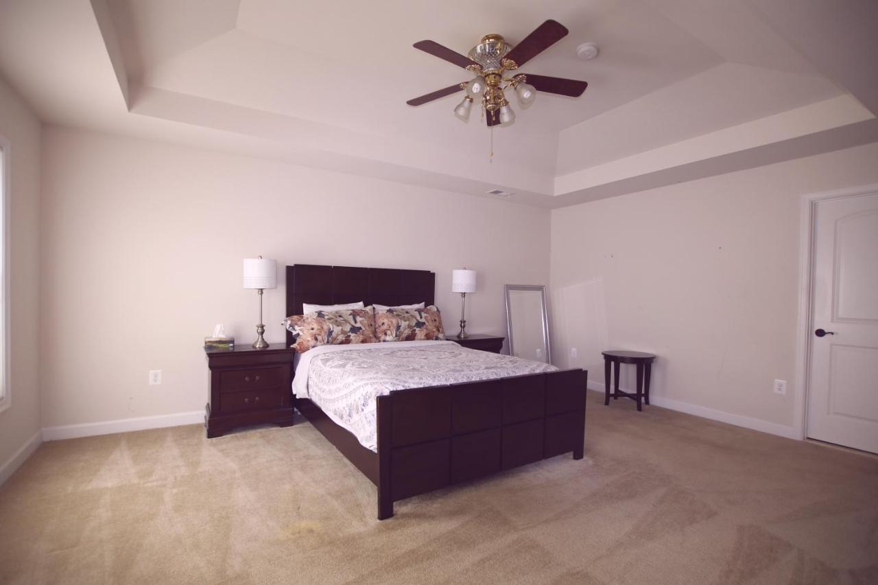 Luxury Villa And Apartments Феърфакс Екстериор снимка