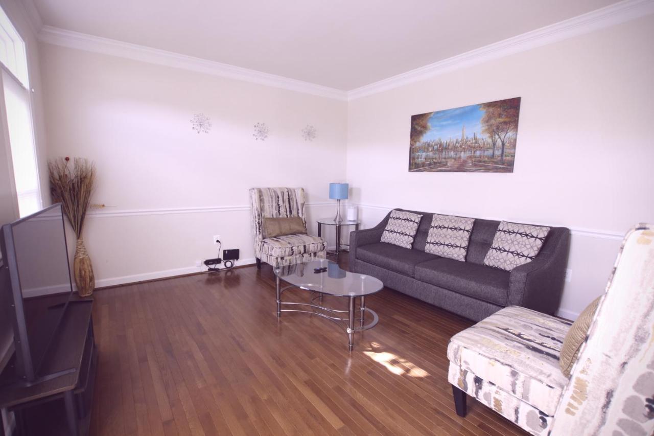 Luxury Villa And Apartments Феърфакс Екстериор снимка